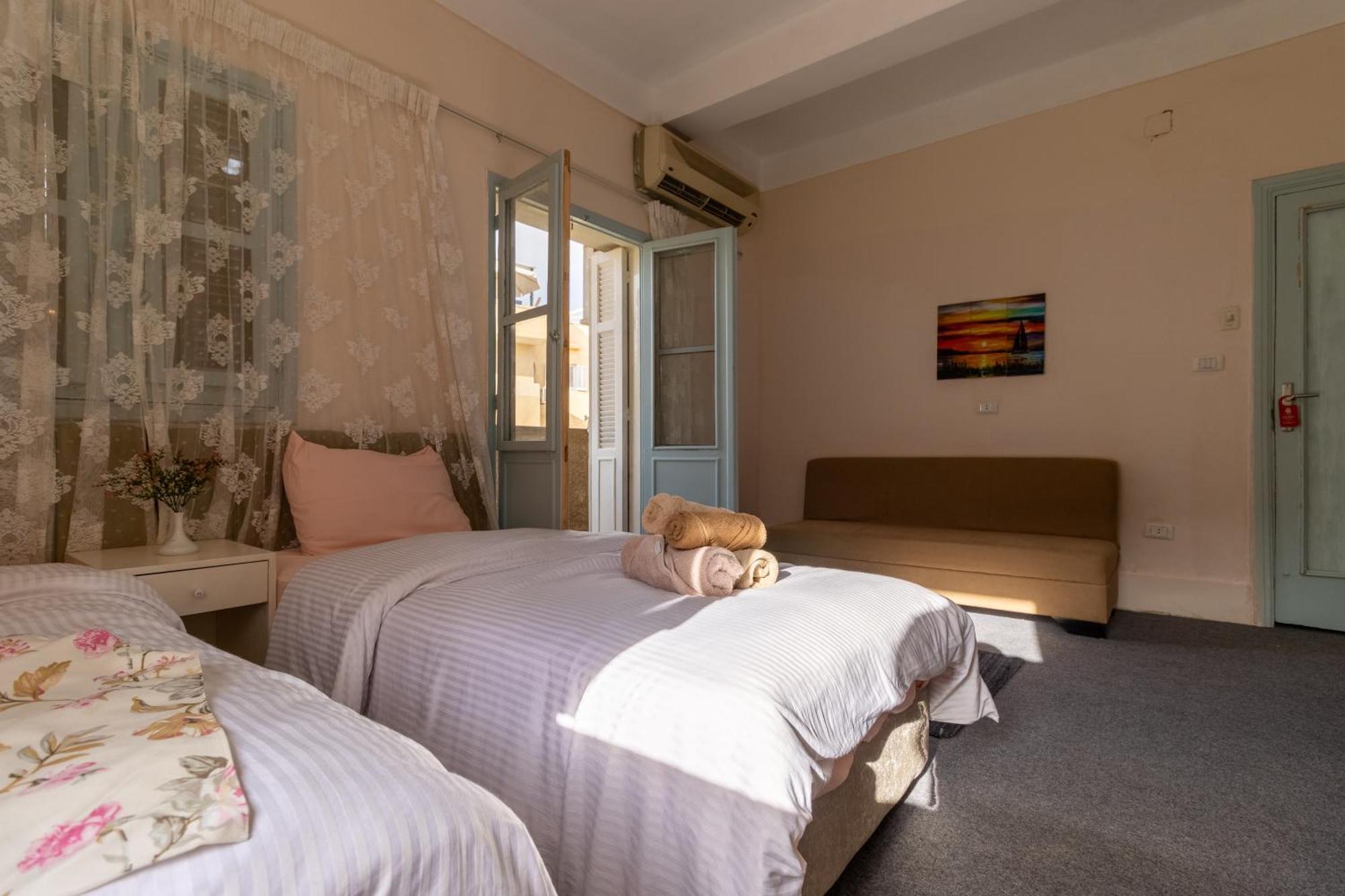 The Grand Pyramids View Hotel Kafret el-Gabal Zimmer foto