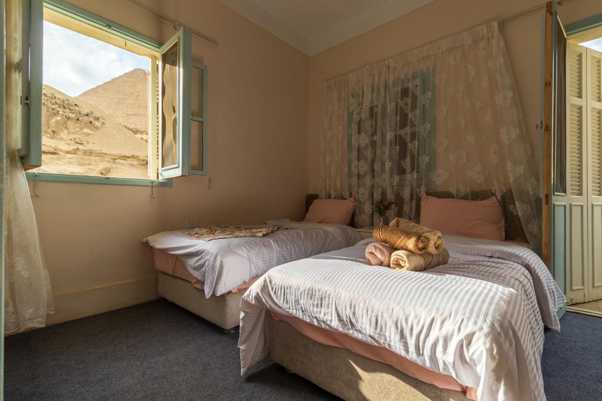 The Grand Pyramids View Hotel Kafret el-Gabal Zimmer foto